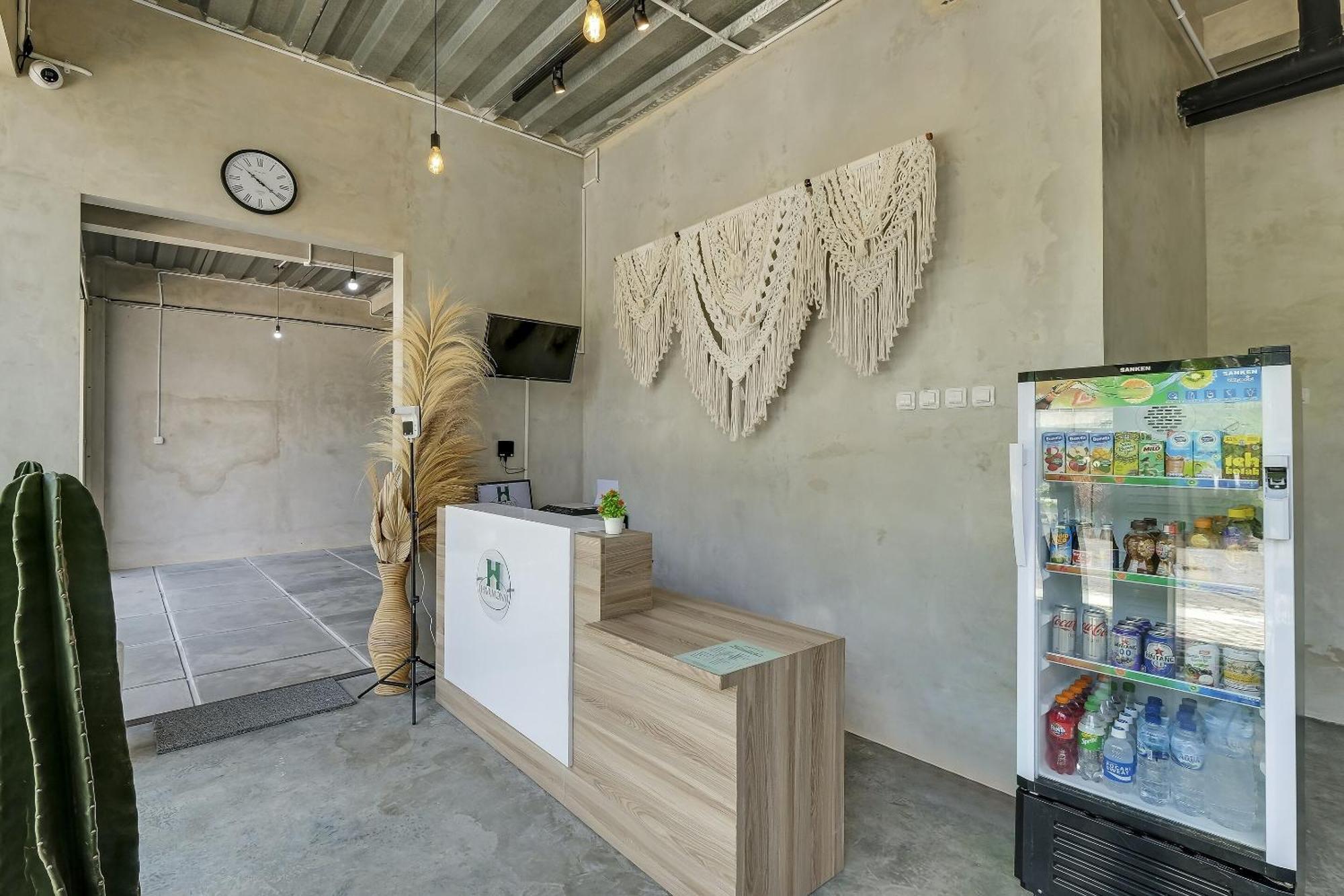 Super Oyo Capital O 90983 Harmony Easy Stay Maguwo Exterior photo