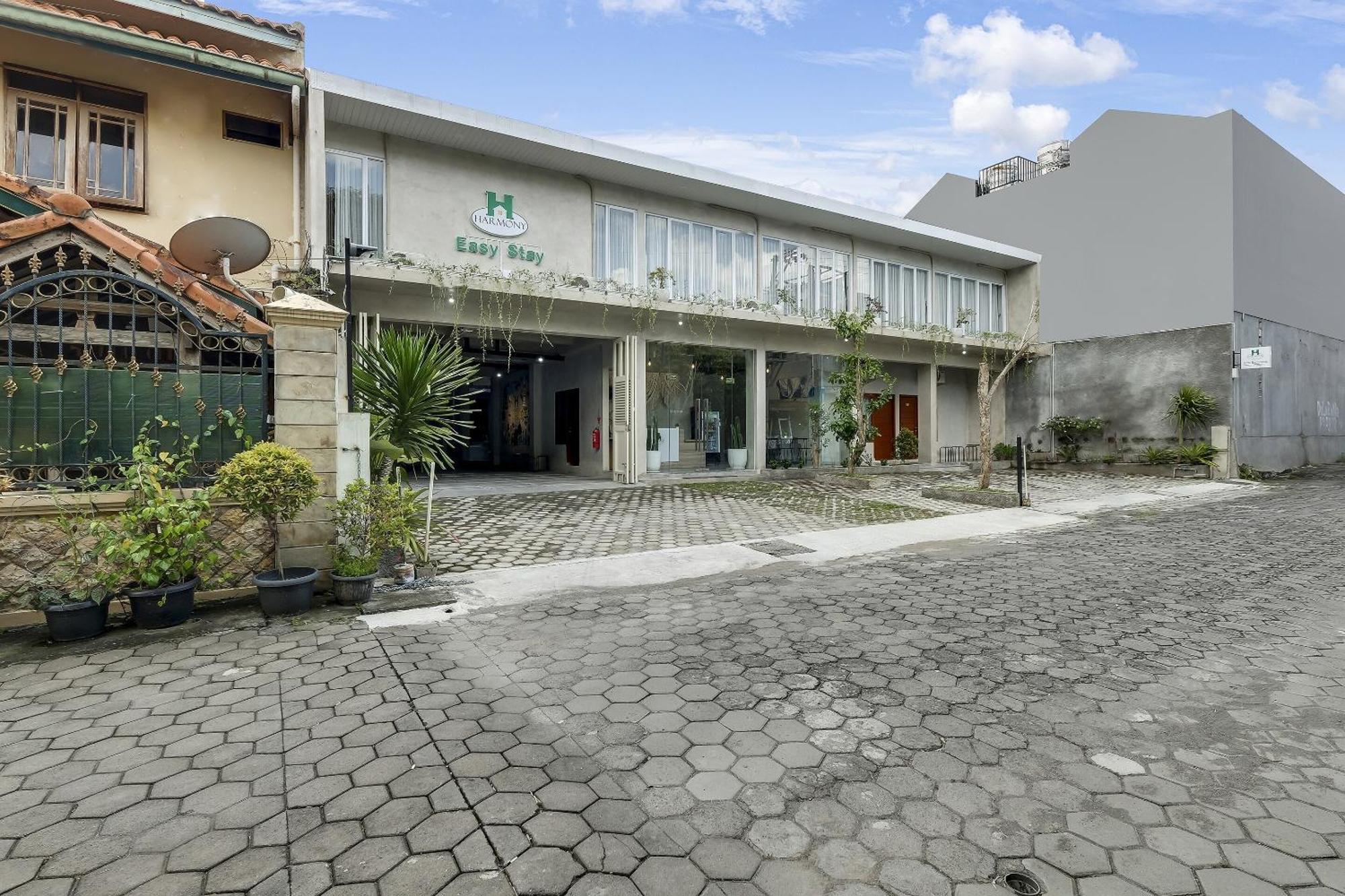 Super Oyo Capital O 90983 Harmony Easy Stay Maguwo Exterior photo