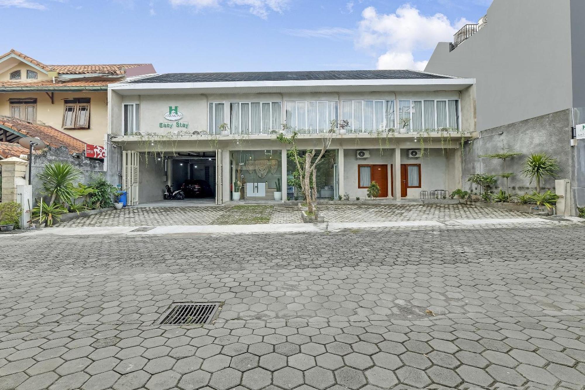 Super Oyo Capital O 90983 Harmony Easy Stay Maguwo Exterior photo